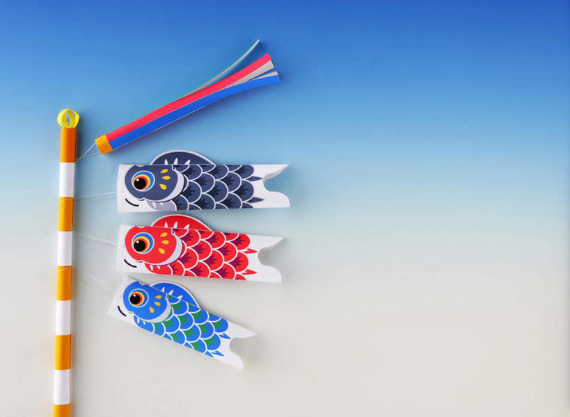 无人,横图,室内,特写,白天,正面,静物,旗帜,一排,阴影,蓝色背景,整齐,装饰,飘扬,反射,鲤鱼旗,影子,文化,旗子,排列,三个,红色,蓝色,祈福,摄影,影棚,飘逸,华丽,修饰,祈求,点缀,队列,飞扬,衬托,美观,雅致,雅观,旌旗,旗号,鲤帜,杆子,彩图,影棚拍摄,拍摄,传统文化