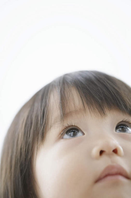东方人,儿童,脸,头,脸颊,一个人,竖图,室内,特写,白天,白色背景,正面,纯洁,亚洲,仅一个女性,仅一个人,注视,黄种人,小孩,观察,看,仅一个小孩,可爱,童年,童趣,摄影,影棚,观看,察看,关注,童真,烂漫,无邪,天真,女孩,女人,女性,亚洲人,孩子,头部,脸部,脸蛋,面部,半身,彩图,影棚拍摄,拍摄,女生