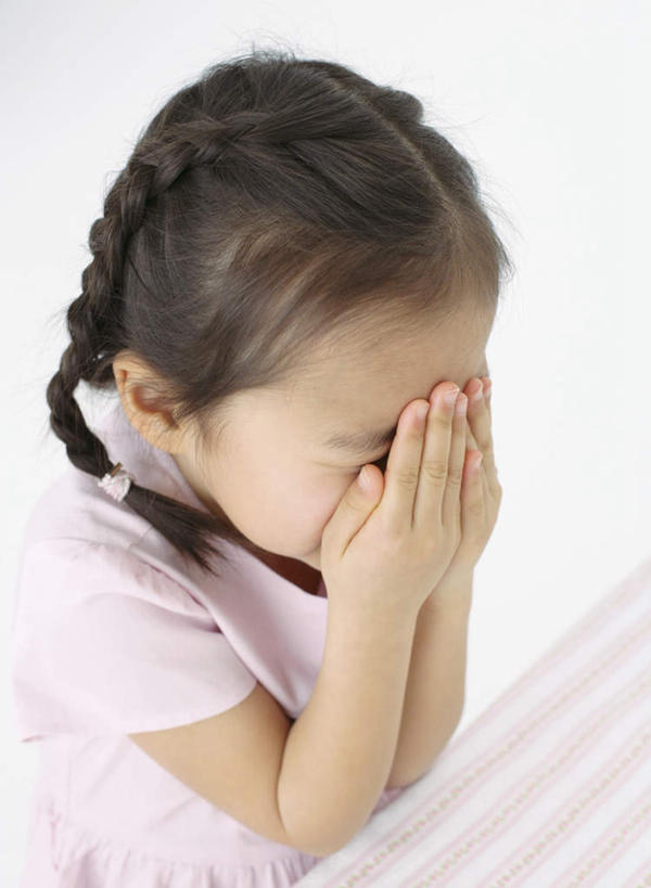 东方人,儿童,一个人,坐,竖图,俯视,室内,白天,白色背景,纯洁,餐桌,桌子,亚洲,仅一个女性,仅一个人,服装,布料,布纹,休闲装,黄种人,桌布,小孩,衣服,餐巾,台布,仅一个小孩,休闲,休闲服,可爱,童年,童趣,遮,遮掩,摄影,服饰,影棚,餐台,掩盖,遮挡,童真,烂漫,无邪,遮盖,掩饰,天真,女孩,女人,女性,亚洲人,孩子,坐着,半身,彩图,高角度拍摄,影棚拍摄,拍摄,女生