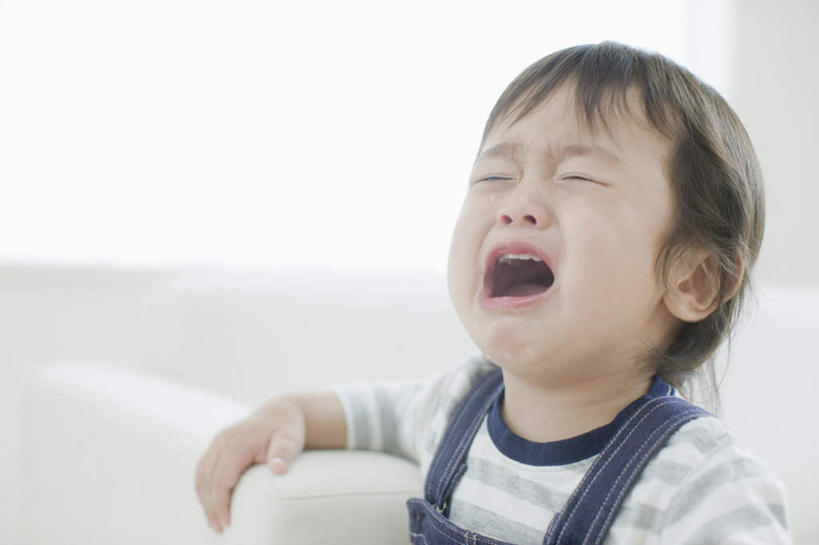 东方人,婴儿,儿童,一个人,客厅,闭眼,哭,横图,室内,白天,正面,纯洁,窗户,沙发,亚洲,仅一个人,服装,朦胧,模糊,墙,休闲装,黄种人,玻璃窗,墙壁,墙面,小孩,衣服,张嘴,休闲,休闲服,可爱,眼泪,服饰,活泼,起居室,泪水,宝宝,张大嘴巴,布艺沙发,纯真,烂漫,无邪,客堂,伶俐,天真,亚洲人,孩子,张开嘴,闭眼睛,闭着眼,闭着眼睛,半身,彩图,哭泣,哭啼