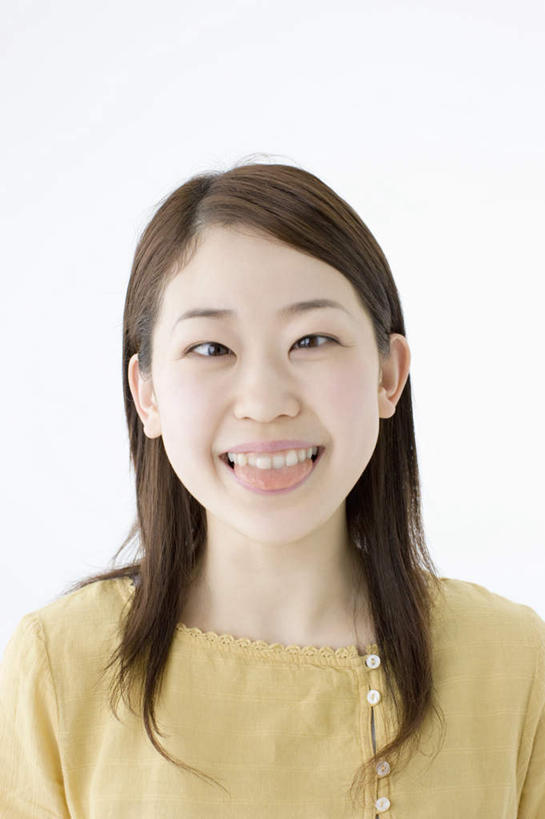 东方人,脸,头,眼睛,脸颊,一个人,竖图,室内,特写,白天,白色背景,正面,亚洲,瞳孔,仅一个年轻女性,仅一个女性,仅一个人,服装,注视,休闲装,黄种人,吐舌头,肩膀,衣服,黄色,观察,看,伸舌头,休闲,鬼脸,休闲服,吐舌,眼部,摄影,服饰,影棚,观看,斗鸡眼,察看,关注,对眼,内斜,年轻女性,女人,女性,亚洲人,头部,脸部,脸蛋,面部,眼,半身,彩图,影棚拍摄,拍摄