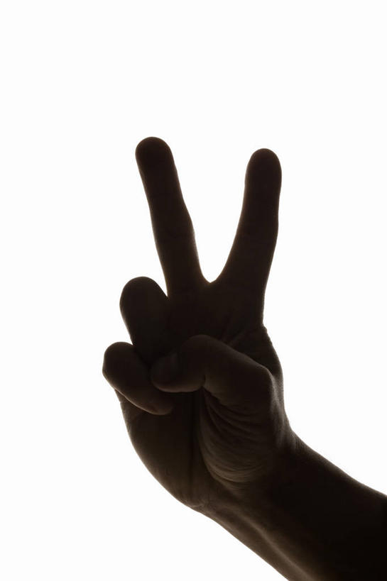 西方人,手,一个人,竖图,室内,特写,白天,白色背景,正面,快乐,兴奋,骄傲,成功,胜利,欧洲,欧洲人,仅一个男性,仅一个人,背光,仅一个年轻男性,手势,手部,自信,摄影,影棚,单手,逆光,男人,男性,年轻男性,白种人,半身,彩图,影棚拍摄,欢乐,开心,拍摄