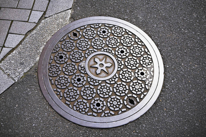 无人,横图,俯视,室外,特写,白天,度假,美景,城市风光,城市,道路,路,公路,静物,金属制品,京都,日本,亚洲,曲折,弯曲,纹路,金属,圆形,盖子,纹理,圆,景观,井盖,交通,娱乐,享受,休闲,景色,放松,蜿蜒,京都府,东亚,本州,肌理,窨井盖,本州岛,日本国,近畿地方,近畿,马路,彩图,高角度拍摄