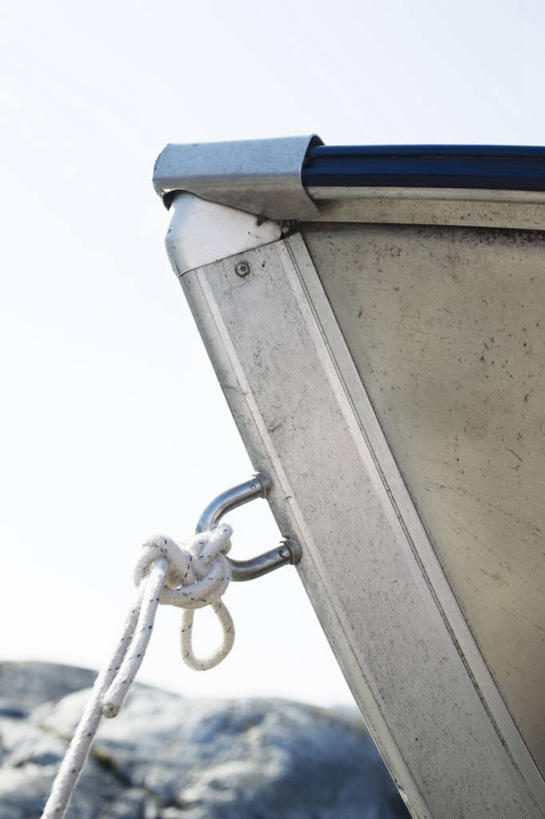 无人,竖图,室外,特写,白天,正面,船,静物,一艘,阴影,朦胧,模糊,光线,钩子,影子,木船,天空,阳光,绳子,交通工具,天,绳索,舟,载具,彩图