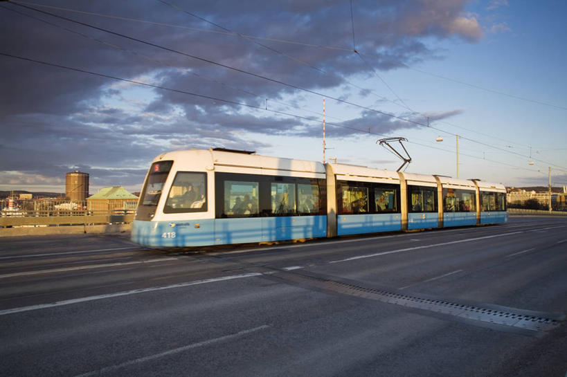 无人,家,横图,室外,白天,正面,度假,美景,日落,城市风光,城市,路,铁路,火车,瑞典,欧洲,一辆,房屋,屋子,景观,晚霞,霞光,落日,轨道,交通,铁轨,娱乐,楼房,住宅,车,黄昏,交通工具,享受,休闲,景色,彩霞,放松,运输,斯堪的纳维亚,载具,北欧,斯堪的那维亚,斯堪的那维亚半岛,斯堪的纳维亚半岛,首府,哥德堡,瑞典王国,夕照,薄暮,西约塔兰省,夕阳,彩图,傍晚,房子,斜阳