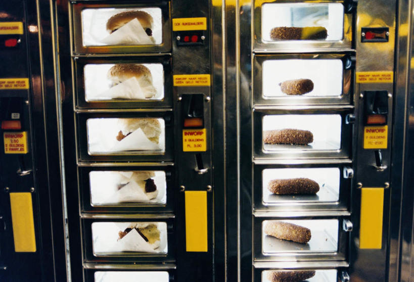 无人,横图,室外,白天,正面,购物,烹饪,西餐,消费,机器,餐桌,桌子,静物,汉堡,料理,食品,设备,菜肴,美食,自动贩卖机,自动售货机,食物,快餐,西式,金融,百货,佳肴,餐台,销售,贩卖,选购,贸易,西式快餐,垃圾食品,彩图