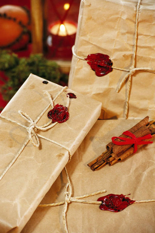 无人,竖图,室外,特写,白天,正面,静物,礼盒,礼物,圣诞节,节日,庆祝,纸盒,文化,盒子,包装盒,礼品盒,庆典,礼品,纪念,彩图