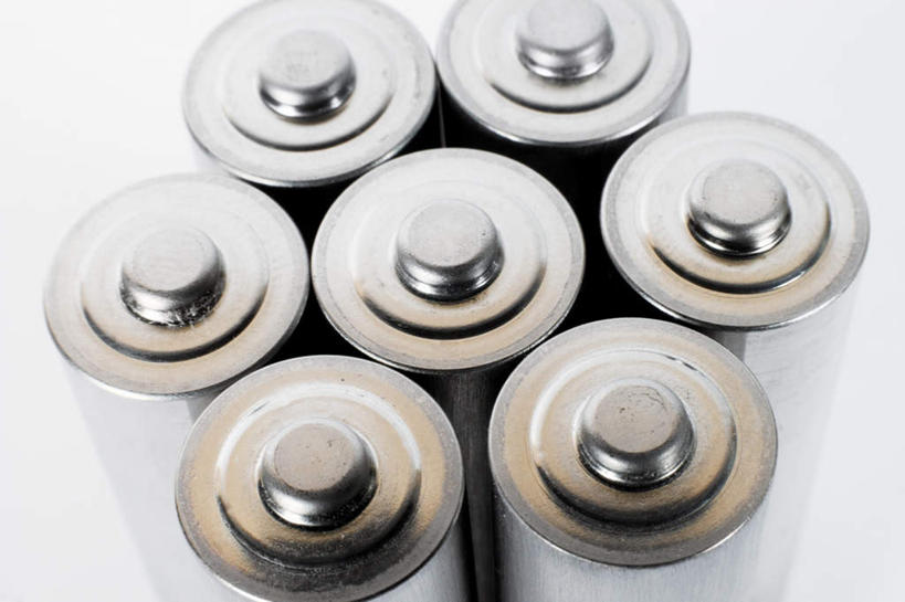 无人,横图,俯视,室内,特写,白天,白色背景,静物,一堆,堆叠,堆积,电力,电能,摄影,影棚,能源,堆,存储,资源,储存,蓄电池,干电池,蓄电,彩图,高角度拍摄,影棚拍摄,拍摄,电池