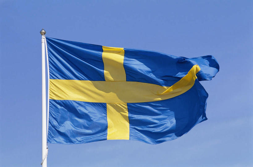 无人,横图,室外,白天,仰视,旗帜,瑞典,欧洲,一面,旗杆,旗子,飞舞,黄色,蓝色,蓝天,天空,天,晴朗,斯堪的纳维亚,飘动,北欧,斯堪的纳维亚半岛,万里无云,旌旗,旗号,瑞典王国,晴空,晴空万里,彩图,低角度拍摄