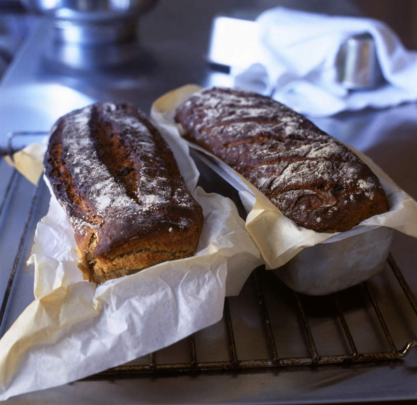 点心,无人,横图,俯视,室内,特写,白天,下午茶,静物,两块,阴影,朦胧,模糊,光线,烤炉,烤盘,影子,塑料,食品,甜点,甜品,褐色,灶头,盒子,食物,糕点,阳光,容器,塑料制品,甜食,储藏,储存,彩图,高角度拍摄,贮存