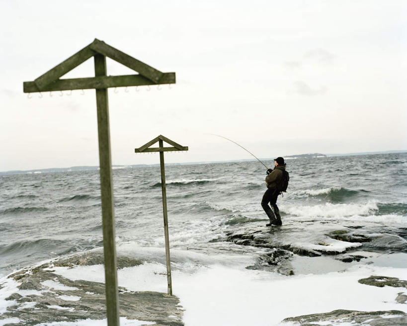 西方人,头发,一个人,站,横图,室外,白天,侧面,垂钓,旅游,度假,海浪,海洋,帽子,钓鱼竿,欧洲,欧洲人,仅一个男性,仅一个人,两根,一根,弯腰,握,阴影,波纹,光线,影子,浪花,云,云朵,拿,云彩,拿着,娱乐,运动帽,仅一个年轻男性,蓝色,黑色,白云,蓝天,水纹,天空,阳光,海水,波浪,天,站着,享受,休闲,鸭舌帽,放松,握着,渔具,海景,弯身,一顶,男人,男性,年轻男性,白种人,钓竿,鱼竿,大海,风浪,海,海水的波动,近岸浪,涌浪,站立,彩图,全身,钓鱼,垂纶,木杆