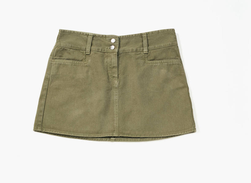 无人,横图,俯视,室内,特写,白天,白色背景,裙子,桌面,桌子,静物,阴影,反射,影子,绿色,一件,短裙,摄影,影棚,半身裙,彩图,高角度拍摄,影棚拍摄,拍摄