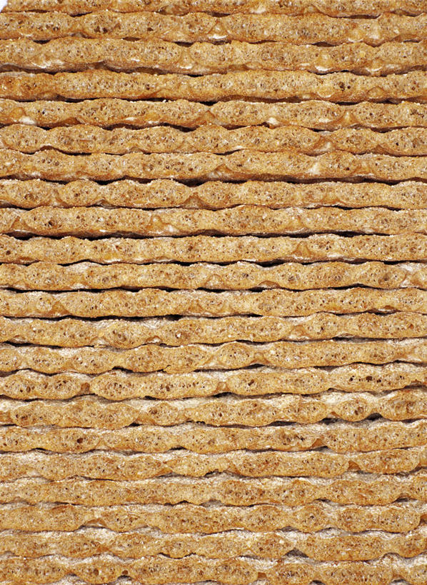 点心,无人,竖图,俯视,室内,特写,白天,阴影,反射,纹路,纹理,影子,食品,食物,饼干,零食,肌理,彩图,高角度拍摄,黑麦薄脆饼