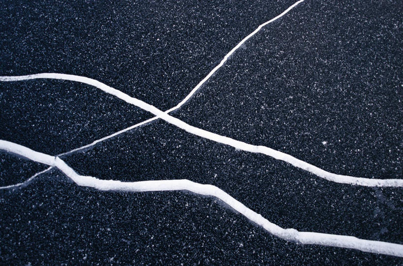 无人,横图,俯视,室外,特写,白天,雪,大雪,积雪,雪景,冬季,冬天,破坏,破损,寒冷,损坏,严寒,彩图,高角度拍摄