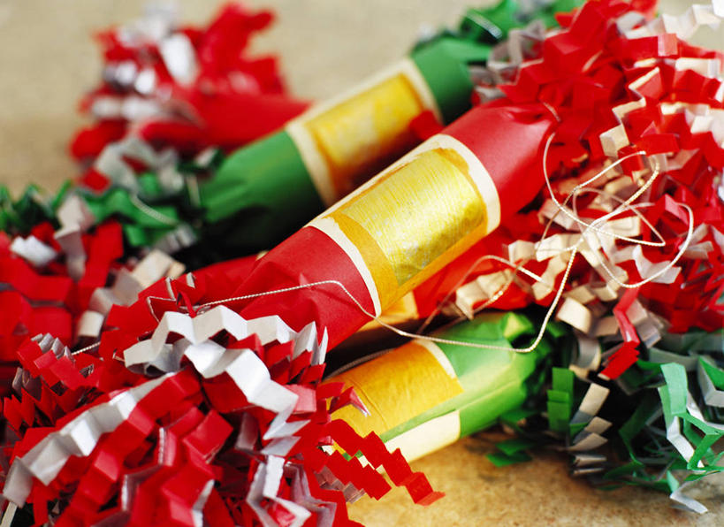 无人,横图,俯视,室内,特写,白天,静物,许多,阴影,朦胧,模糊,反射,影子,彩带,捆绑,彩条,绑缚,毛条,七彩毛条,装饰彩带,彩图,高角度拍摄