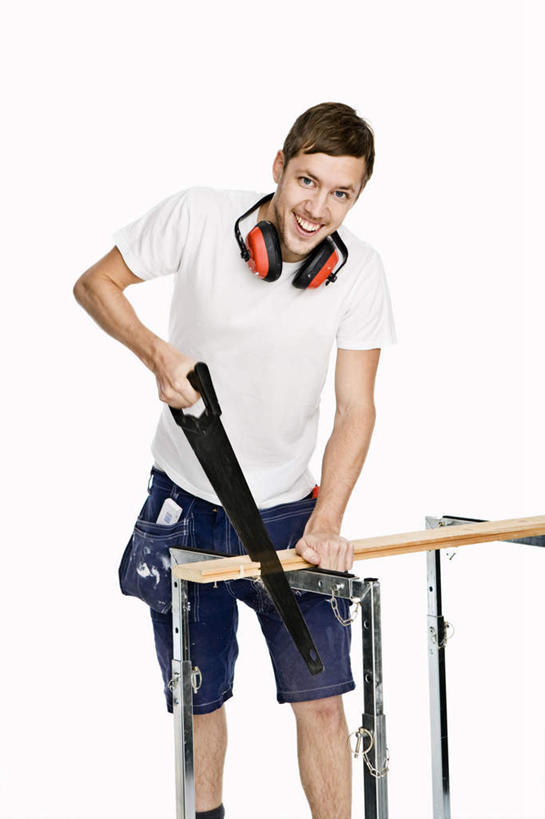 西方人,一个人,站,笑,微笑,露齿笑,竖图,室内,白天,白色背景,正面,安全,欧洲,欧洲人,仅一个男性,仅一个人,握,木板,木条,防护,拿,拿着,仅一个年轻男性,一个,站着,握着,摄影,影棚,单个,耳罩,锯子,保护,手锯,保险,隔音,耳套,保全,周全,安稳,安定,耳护,耳暖,平安,男人,男性,年轻男性,白种人,站立,半身,彩图,影棚拍摄,拍摄