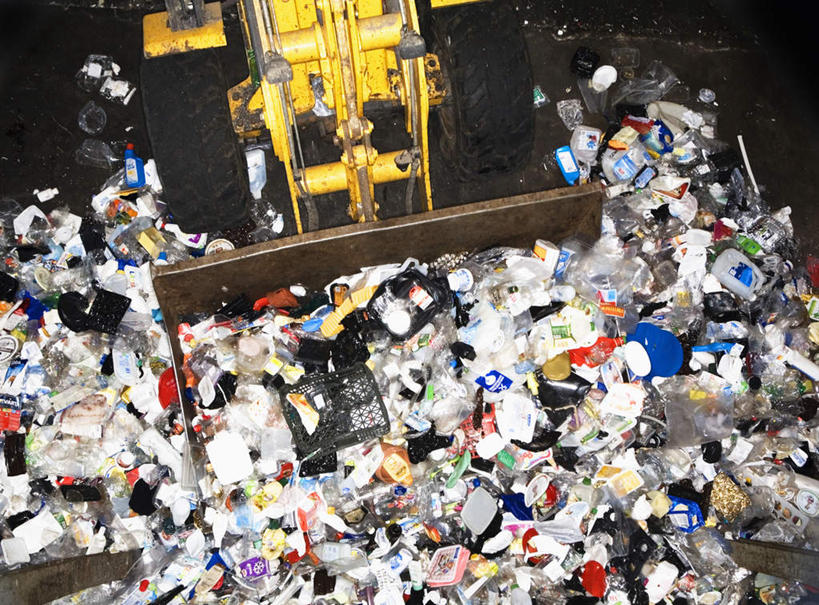 无人,横图,俯视,室外,白天,瑞典,欧洲,一堆,堆叠,堆积,环保,垃圾,瓶子,塑料制品,塑料瓶,能源,堆,铲车,回收,资源,斯堪的纳维亚,北欧,斯堪的纳维亚半岛,垃圾站,利用,低碳,循环,持续,瑞典王国,渣滓,彩图,高角度拍摄