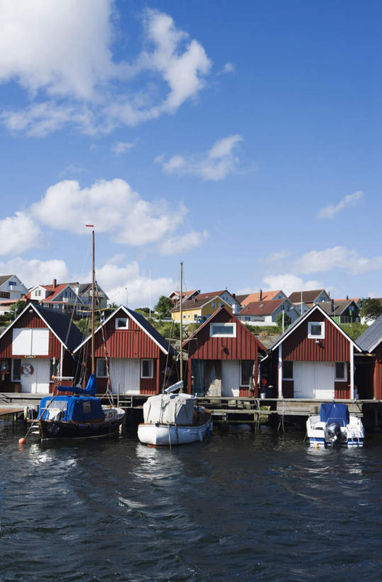 无人,家,竖图,俯视,航拍,室外,白天,旅游,度假,海浪,海洋,美景,瑞典,欧洲,房屋,屋子,景观,浪花,云,云朵,云彩,娱乐,楼房,住宅,蓝色,白云,蓝天,天空,自然,海水,天,享受,休闲,景色,放松,晴朗,斯堪的纳维亚,鸟瞰,自然风光,北欧,斯堪的纳维亚半岛,海景,布胡斯,瑞典王国,大海,风浪,海,海水的波动,近岸浪,涌浪,晴空,彩图,高角度拍摄,房子