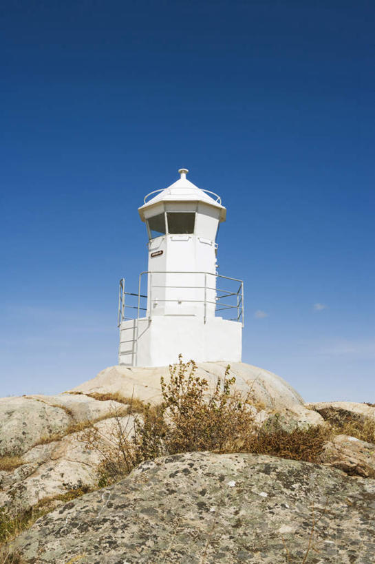 无人,竖图,室外,白天,仰视,旅游,度假,石头,美景,道路,瑞典,欧洲,阴影,光线,信息,石子,影子,景观,灯塔,交通,方向,娱乐,蓝色,蓝天,天空,阳光,自然,天,享受,休闲,景色,放松,引导,指引,斯堪的纳维亚,自然风光,北欧,斯堪的纳维亚半岛,航标,布胡斯,瑞典王国,石块,岩石,彩图,低角度拍摄,导航