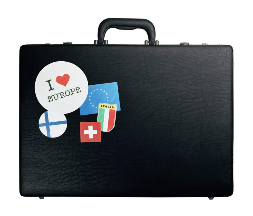 无人,横图,室内,特写,白天,白色背景,正面,指示牌,旗帜,国旗,英文,包,标志,公文包,文字,字符,字母,标识,一个,黑色,摄影,影棚,单个,公事包,英文字母,意大利国旗,瑞士国旗,旗,彩图,影棚拍摄,拍摄