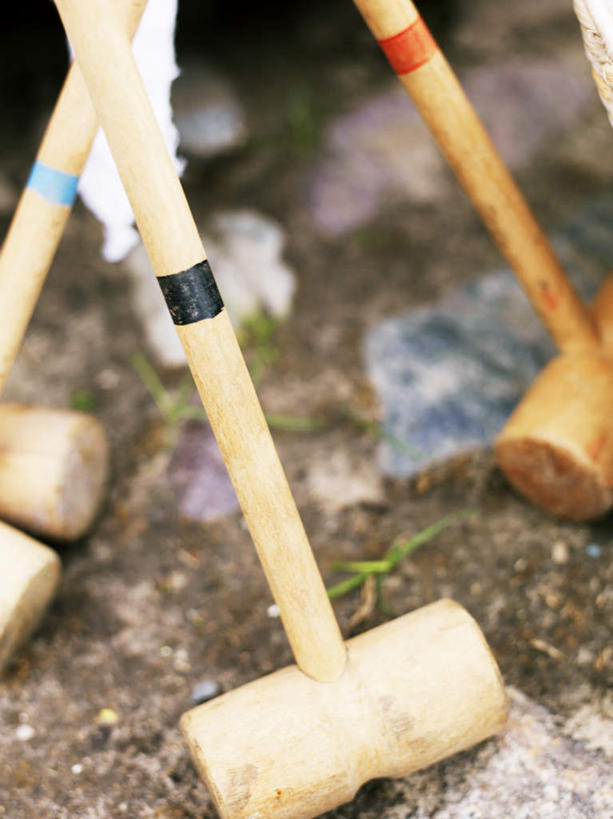 无人,竖图,俯视,室外,白天,锻炼,运动,石头,三根,朦胧,模糊,棍子,石子,运动器械,健身器械,健身器材,槌球,门球,体育,石块,岩石,彩图,高角度拍摄,健身,运动器材