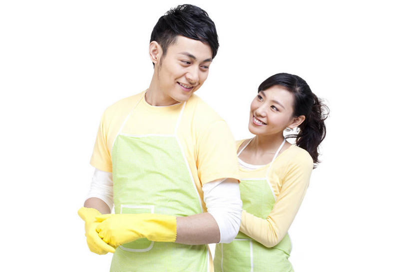 东方人,成年人,两个人,家庭,夫妻,笑,微笑,露齿笑,横图,白色背景,正面,爱情,家务,快乐,纯洁,团队,亚洲,准备,瓷器,围裙,浪漫,休闲装,温暖,温馨,一家人,恩爱,可爱,童年,童趣,服务,恋人,生活方式,家庭妇女,和睦,享乐,童真,东亚,烂漫,无邪,北京市,异性恋,天真,男人,男性,年轻男性,年轻女性,女人,女性,亚洲人,中国人,年轻人,夫妇,情侣,半身,彩图,影棚拍摄,欢乐,伴侣,融洽,家务劳动