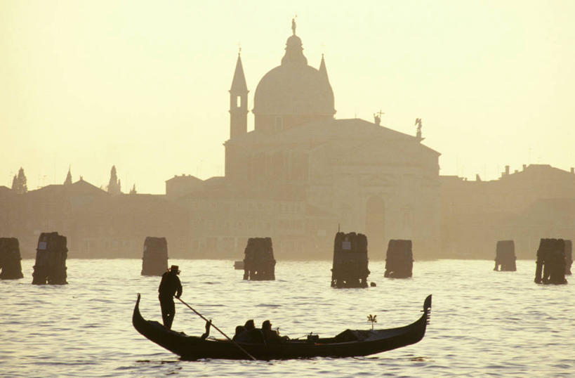 无人,教堂,横图,室外,河流,日落,水,船,意大利,欧洲,威尼斯,圣诞老人,图像,传统,风景,黄昏,地标建筑,交通工具,摄影,舟,载具,剪影,威尼托大区,彩图,旅行