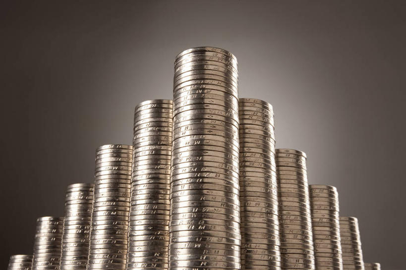 无人,银行,横图,留白,赚钱,钱,人民币,静物,北京,中国,亚洲,一堆,许多,堆叠,堆积,灰色背景,丰富,钱币,很多,概念,储蓄,财富,金融,投资,摄影,生长,经济,堆,利润,流通,贸易,东亚,发展,计划书,繁荣,膨胀,货币,现金,硬币,彩图,影棚拍摄,财会