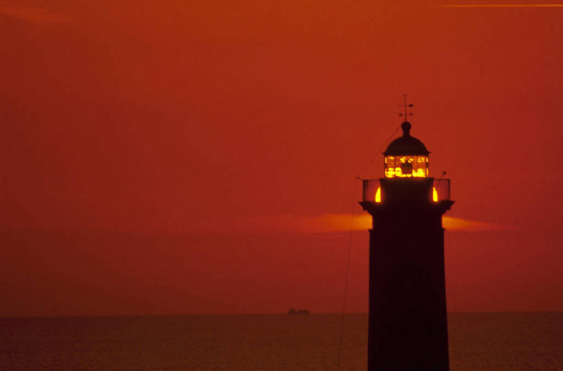 无人,横图,室外,留白,海洋,日落,道路,意大利,欧洲,信息,灯塔,交通,图像,方向,风景,黄昏,摄影,引导,指导,指引,照亮,西西里,航标,彩图,旅行,导航