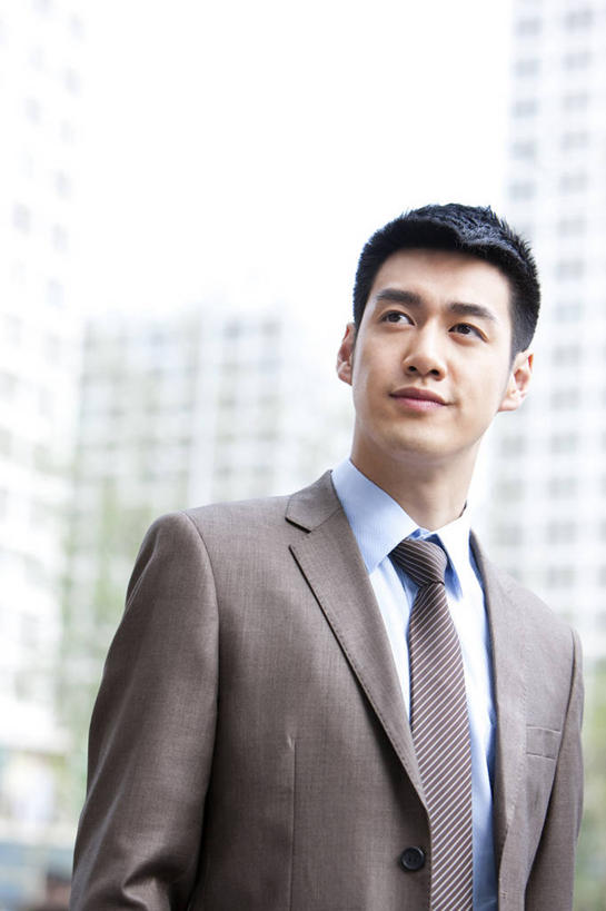 东方人,成年人,一个人,商务人士,商务男性,站,微笑,竖图,室外,白天,侧面,衬衫,商务,快乐,幸福,智慧,成功,信心,城市,北京,中国,亚洲,仅一个男性,仅一个人,套装,正装,现代,仅一个年轻男性,职业,财富,摄影,领导,经理,都市风光,肖像,商务装,工薪阶层,渴望,东亚,把握,男人,男性,年轻男性,亚洲人,中国人,年轻人,白领,商人,上班族,半身,彩图,衬衣,短发,首席执行官,掌控