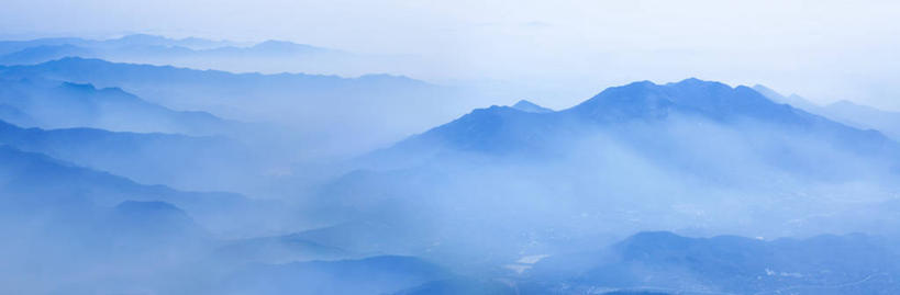 无人,横图,全景,俯视,航拍,室外,旅游,度假,神秘,美景,山,雾,泰山,中国,亚洲,地形,景观,水平线,黎明,娱乐,风景,天空,自然,地标建筑,享受,休闲,景色,放松,摄影,宁静,鸟瞰,自然风光,自然现象,东亚,地貌,山东省,自然地理,彩图,高角度拍摄,旅行