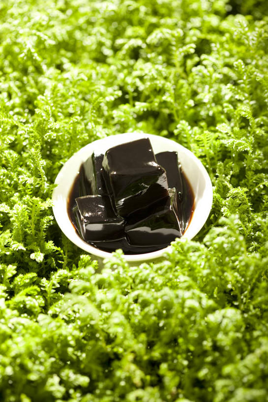 点心,无人,竖图,彩色,室外,特写,静物,餐具,中国,亚洲,艺术,装饰,美味,食品,龟苓膏,小吃,饮食,绿色,碗,甜食,诱惑,摄影,五颜六色,色彩斑斓,膳食,五彩缤纷,东亚,健康食物,五彩斑斓,五光十色,彩图