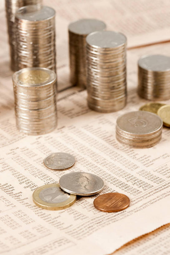 无人,竖图,特写,商务,阅读,智慧,赚钱,风险,竞争,股票,钱,人民币,数据,静物,报纸,北京,中国,亚洲,学习,堆叠,丰富,分析,信息,钱币,文字,排列,概念,储蓄,浏览,财富,金融,投资,摄影,经济,新闻,部分,利润,流通,挑战,贸易,东亚,发展,策略,繁荣,技能,想法,机会,判断,货币,现金,硬币,彩图,机遇,报刊,财会,股票行情