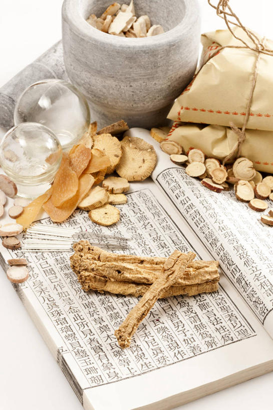 无人,医生,竖图,特写,白色背景,化妆,美容,静物,北京,中国,亚洲,护肤,药,准备,包裹,材料,瓷器,文字,纸,草药,药草,古典,针,传统,医疗用品,医护人员,医疗人员,保养,享受,休闲,健康,汉字,放松,保健,摄影,药房,有机食品,多样,甘草,研磨,准确,草本,中国文化,医疗器械,针灸,研磨器,选择,干的,营养品,中医,东亚,养颜,针灸针,白附子,技能,针灸师,拔罐,党参,大夫,书,彩图,影棚拍摄,白芍,SPA美容,木通,传统文化,汉医,成分