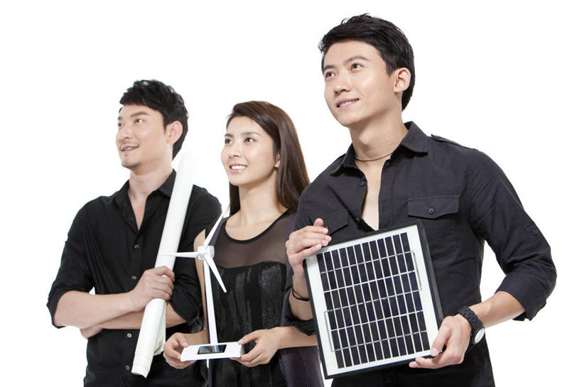 东方人,成年人,中年人,三个人,同事,商务人士,设计师,工程师,商务男性,商务女性,笑,微笑,露齿笑,横图,留白,白色背景,侧面,衬衫,商务,快乐,满意,幸福,骄傲,成功,合作,团队,集体,信心,太阳能,风车,北京,中国,亚洲,准备,套装,并排,风力,拿着,休闲装,队伍,职业,独立,个性,摄影,影棚,能源,创造力,领导,成就,摄影棚,决心,努力,肖像,商务装,合伙,领袖,蓝图,工薪阶层,渴望,创新,东亚,替代能源,计划书,环境保护,策略,责任,技能,团结,男人,男性,年轻男性,年轻女性,女人,女性,中年男性,亚洲人,中国人,年轻人,白领,上班族,设计,半身,彩图,影棚拍摄,衬衣,欢乐,拍摄,魅力,办公室职员,工业设计师,产品设计