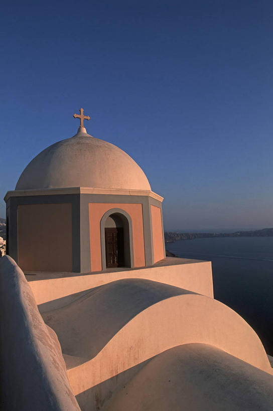 无人,教堂,竖图,室外,海洋,水,建筑,希腊,欧洲,液体,屋顶,地形,乡村,调料,盐,调味品,图像,调味料,食盐,蓝色,白色,风景,天空,地标建筑,摄影,宗教,宁静,基督教,基克拉迪群岛,圣托里尼岛,圆顶建筑,宗教建筑,希腊文化,盐水,希腊共和国,基克拉泽斯群岛,彩图,旅行