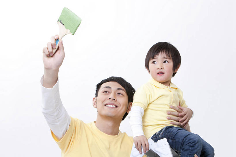 东方人,儿童,成年人,脸,头,脸颊,两个人,家庭,父亲,儿子,站,坐,笑,微笑,露齿笑,横图,白色背景,正面,快乐,纯洁,合作,团队,装修,亚洲,准备,并排,瓷器,休闲装,肩膀,小孩,绿色,画笔,社区,温暖,温馨,父子,一家人,可爱,童年,童趣,搭,和睦,享乐,搭着,油漆工,童真,东亚,烂漫,无邪,北京市,天真,男孩,男人,男性,年轻男性,亚洲人,中国人,孩子,年轻人,头部,脸部,脸蛋,面部,彩图,影棚拍摄,爱,融洽