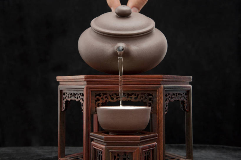 无人,横图,特写,留白,倒,黑色背景,流水,茶道,杯,饮食,茶壶,摄影,紫砂壶,流动,影棚,中国文化,摄影棚,东亚文化,茶杯,彩图,影棚拍摄,拍摄,传统文化