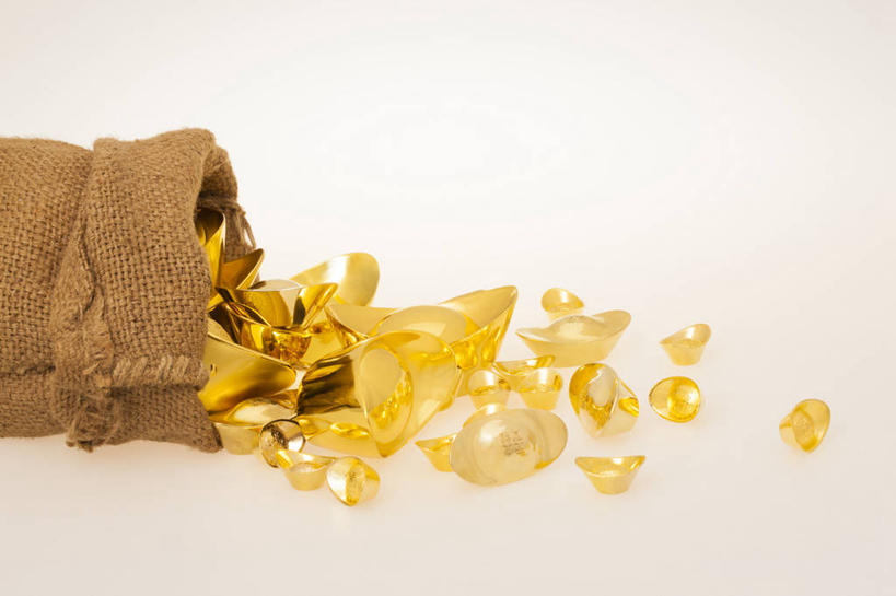 无人,横图,白色背景,运气,静物,北京,中国,亚洲,许多,开,堆叠,光线,金属,光芒,很多,古典,传统,黄金,储蓄,财富,金融,摄影,影棚,部分,珍贵,钱袋,溢出,中国文化,摄影棚,华贵,东亚,东亚文化,收集,繁荣,古代文明,货币,彩图,影棚拍摄,拍摄,元宝,传统文化