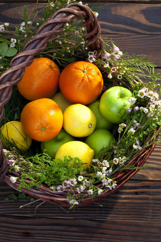 无人,竖图,俯视,室内,背景,桌子,苹果,静物,水果,中国,丰富,篮子,木材,木纹,食品,饮品,筐,花,食物,饮料,绿色,容器,概念,摄影,多样,简单,可口,东亚,健康食物,适口,彩图,高角度拍摄