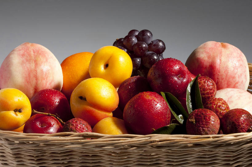 无人,横图,彩色,特写,留白,李子,荔枝,杏,静物,水果,亚洲,灰色背景,丰富,篮子,食品,饮食,桃,摄影,有机食品,影棚,堆,五颜六色,宁静,色彩斑斓,清新,摄影棚,选择,五彩缤纷,东亚,健康食物,纯净,五彩斑斓,五光十色,彩图,影棚拍摄,拍摄,红葡萄