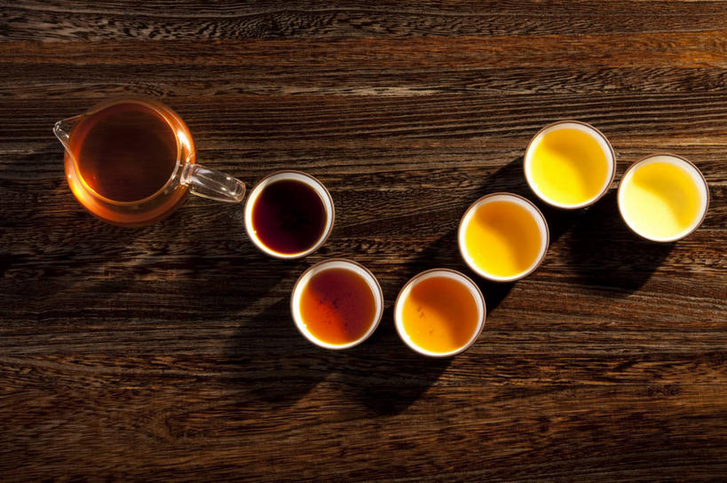 无人,横图,室内,茶,桌子,静物,亚洲,木制,圆形,材料,瓷器,茶道,茶叶,陶瓷制品,排列,茶馆,安静,颜色,摄影,有机食品,生活方式,茶色,高雅,草本,中国文化,热饮,茶杯,彩图,传统文化