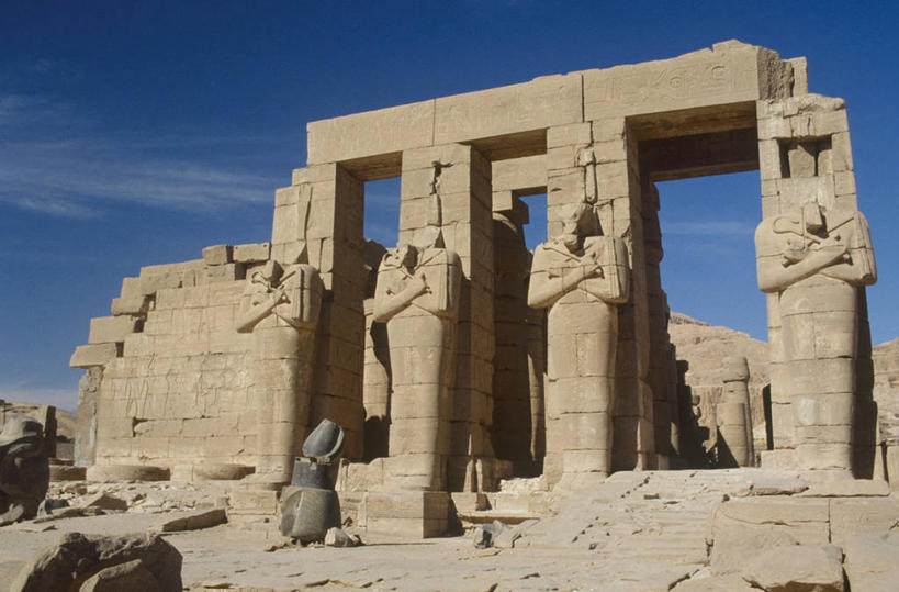 无人,寺庙,横图,室外,白天,城市,雕塑,非洲,埃及,柱子,图像,历史,风景,地标建筑,摄影,纪念,留念,考古学,法老,宗教建筑,怀念,首府,卢克索,阿拉伯埃及共和国,金字塔之国,棉花之国,阿非利加洲,卢克索省,古代文明,底比斯,彩图,旅行,过去,埃及卢克索