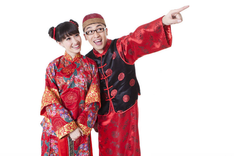 东方人,成年人,两个人,笑,微笑,露齿笑,横图,留白,白色背景,快乐,兴奋,幸福,北京,中国,春节,亚洲,指,节日,眼镜,浪漫,指点,传统,刺激,盛装,衣服,摄影,影棚,指向,愉悦,发髻,中国文化,摄影棚,东亚,异性恋,男人,男性,年轻男性,年轻女性,女人,女性,亚洲人,中国人,年轻人,彩图,影棚拍摄,传统服装,装扮,爱,欢乐,拍摄,伴侣,唐装,传统文化,挨着,传统节日