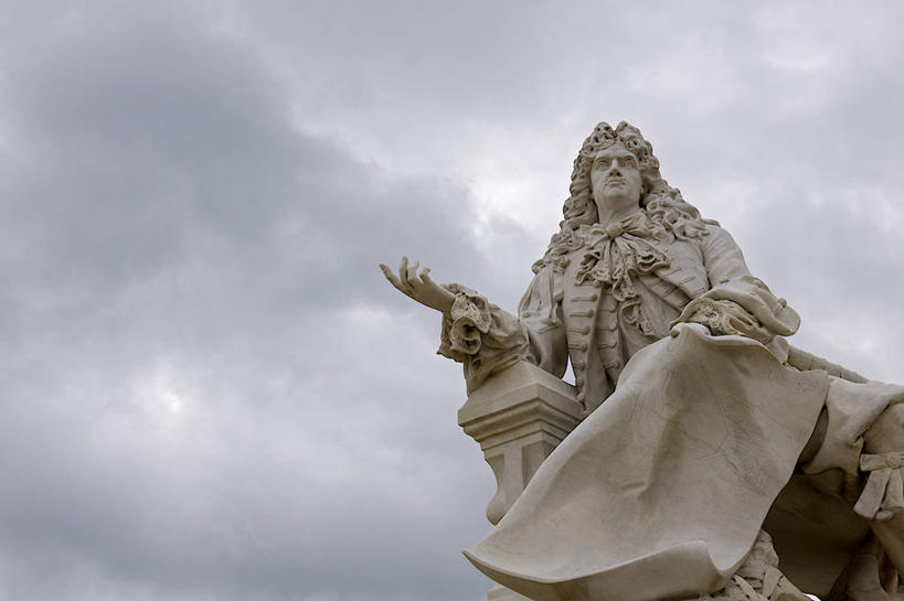 无人,横图,室外,白天,仰视,雕塑,法国,欧洲,艺术,标志,雕像,符号,历史,标识,天空,摄影,性别符号,尚蒂伊城堡,彩图,低角度拍摄,男性符号