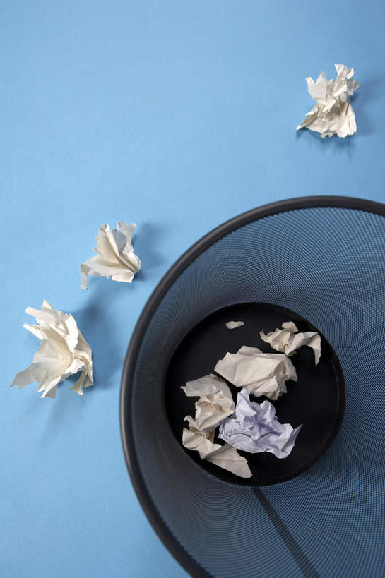 无人,办公室,竖图,俯视,白天,失败,拒绝,静物,亚洲,褶皱,瓷器,纸,垃圾,垃圾桶,凌乱,蓝色,风格,问题,东亚,北京市,厌倦,彩图,高角度拍摄,影棚拍摄