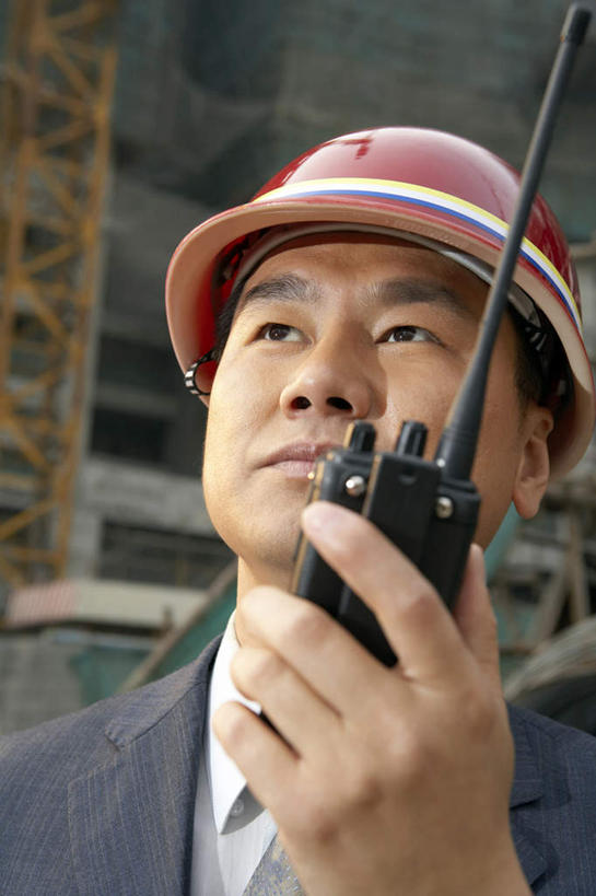 东方人,成年人,中年人,脸,头,脸颊,一个人,商务人士,设计师,导游,工程师,建筑师,商务男性,站,微笑,竖图,室外,特写,白天,正面,衬衫,商务,讨论,满意,通讯,旅途,建筑业,摩天大楼,亚洲,捆扎,套装,钢铁,瓷器,拿着,肩膀,安全帽,收音机,建筑工地,职业,想,投资,工业,灵感,保护,支撑,专心,领导,都市风光,星期,运送,努力,商务装,梦想,蓝图,工薪阶层,东亚,发展,北京市,技能,把握,男人,男性,中年男性,亚洲人,中国人,头部,脸部,脸蛋,面部,白领,上班族,彩图,衬衣,欢乐,改进,苦尽甘来,掌控,节目单