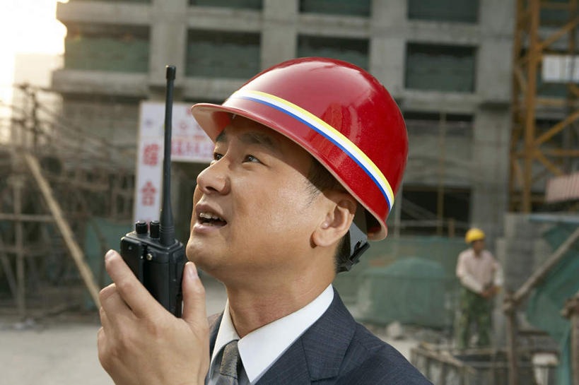 东方人,成年人,中年人,脸,头,脸颊,一个人,商务人士,设计师,导游,工程师,建筑师,商务男性,站,横图,竖图,室外,特写,白天,侧面,衬衫,商务,讨论,满意,通讯,旅途,建筑业,摩天大楼,亚洲,捆扎,套装,钢铁,瓷器,拿着,肩膀,脚手架,工人,安全帽,收音机,建筑工地,看,职业,想,服务,投资,工业,合同,灵感,保护,支撑,专心,领导,都市风光,星期,努力,商务装,梦想,蓝图,工薪阶层,东亚,发展,北京市,技能,把握,男人,男性,中年男性,亚洲人,中国人,头部,脸部,脸蛋,面部,白领,上班族,员工,彩图,衬衣,欢乐,匠人,劳动者,体力工,改进,苦尽甘来,掌控,节目单