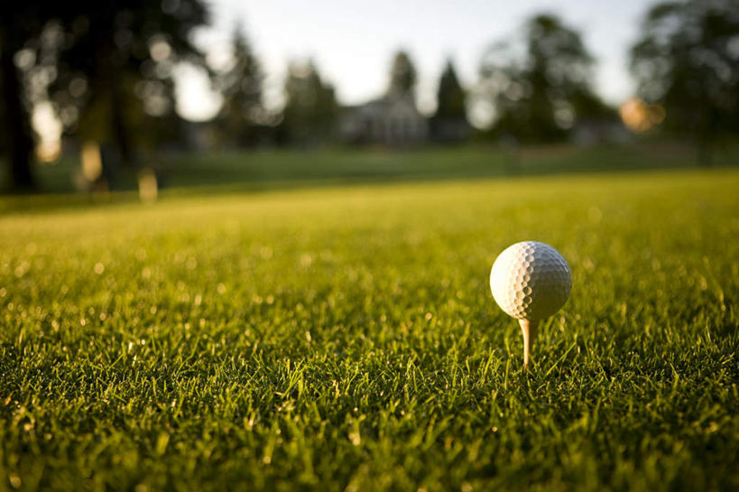 无人,体育馆,运动场,起跑线,横图,室外,白天,运动,日出,别墅,日光,高尔夫球,房屋,球座,开球,体育场,高尔夫球场,草,树,绿色,夏天,休闲,放松,财富,摄影,生活方式,宁静,便利,高雅,愉悦,运动馆,无忧无虑,高尔夫球运动,休闲活动,彩图,全画面,全框架,全帧,全画幅