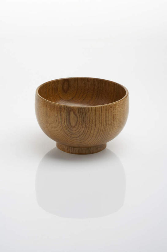 竖图,白色背景,反射,木制,褐色,一个,容器,碗,摄影,单个,简单,厨房器具,彩图,影棚拍摄